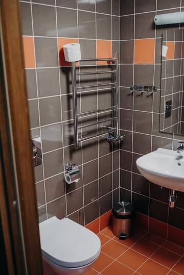 Фото номера Стандартный двухместный номер с 2 отдельными кроватями Отель Comfort Hotel Kuldiga г. Кулдига 2