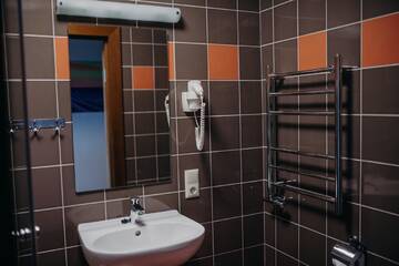 Фото номера Стандартный двухместный номер с 1 кроватью Отель Comfort Hotel Kuldiga г. Кулдига 9