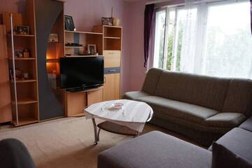 Фото номера Апартаменты с 2 спальнями Апартаменты Lovely 1Br/Ba Apt in center w/ balcony г. Кулдига 3