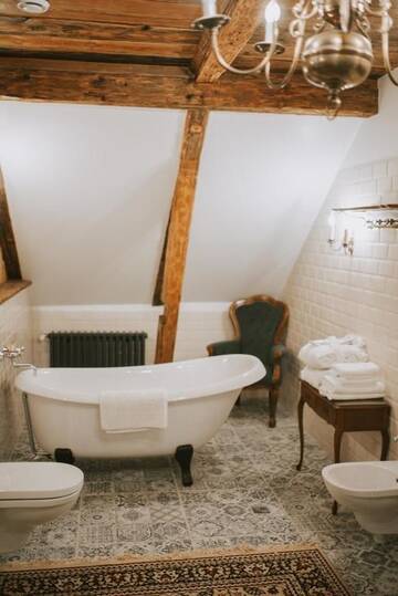 Фото номера Улучшенный номер с балконом Отель Boutique Hotel Virkas muiža г. Кулдига 7