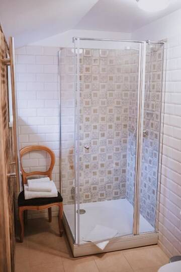 Фото номера Бутик-номер в мансарде Отель Boutique Hotel Virkas muiža г. Кулдига 14