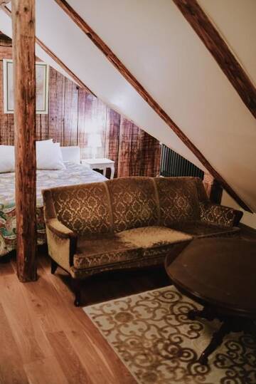 Фото номера Бутик-номер в мансарде Отель Boutique Hotel Virkas muiža г. Кулдига 11