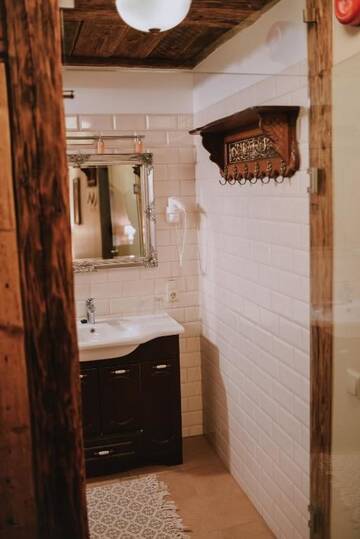 Фото номера Бутик-номер в мансарде Отель Boutique Hotel Virkas muiža г. Кулдига 13