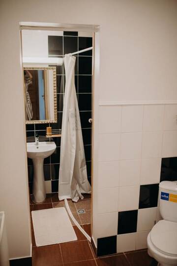 Фото номера Стандартный трехместный номер Отель Boutique Hotel Virkas muiža г. Кулдига 2