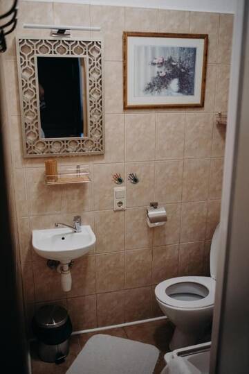 Фото номера Стандартный четырехместный номер Отель Boutique Hotel Virkas muiža г. Кулдига 2
