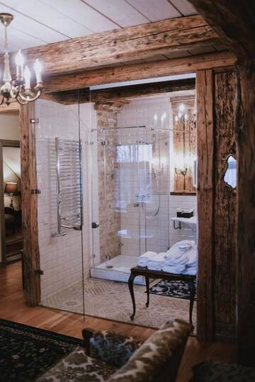 Фото номера Улучшенный двухместный номер с 1 кроватью Отель Boutique Hotel Virkas muiža г. Кулдига 10