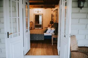 Фото номера Улучшенный номер с балконом Отель Boutique Hotel Virkas muiža г. Кулдига 3