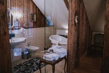 Фото номера Улучшенный двухместный номер с 1 кроватью Отель Boutique Hotel Virkas muiža г. Кулдига 17